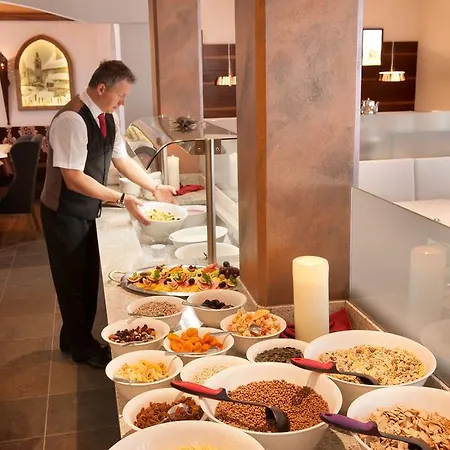 Pensjonat Jennys Huamatl Serfaus