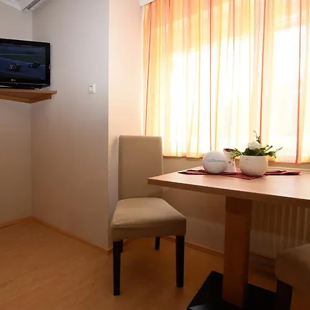 Jennys Huamatl Konukevi